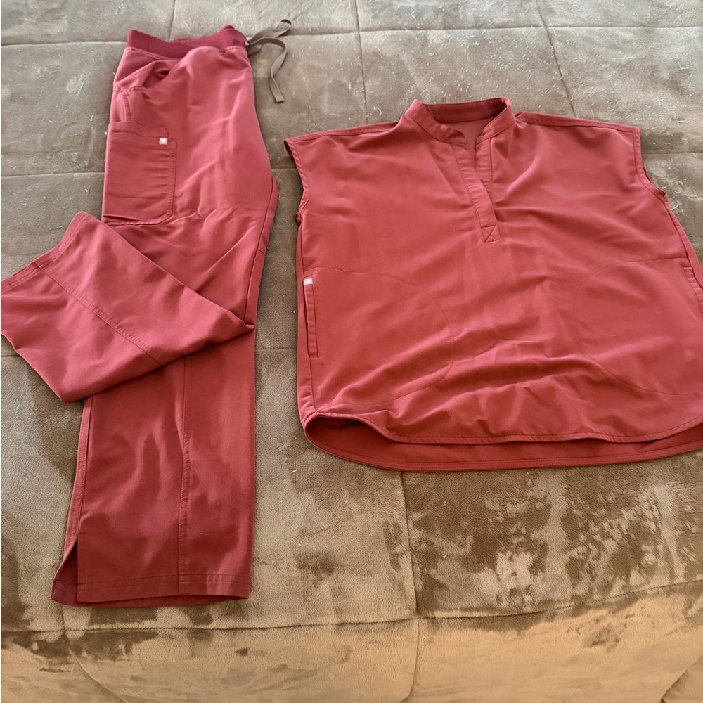 Figs Women's Scrub Set in Dusty Rose